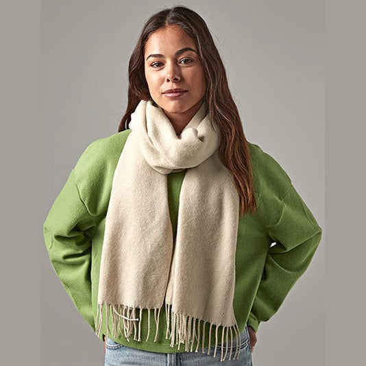 Sjaal geborduurd met naam - Mama of metie - Wintersjaal Caro B Make It Yours