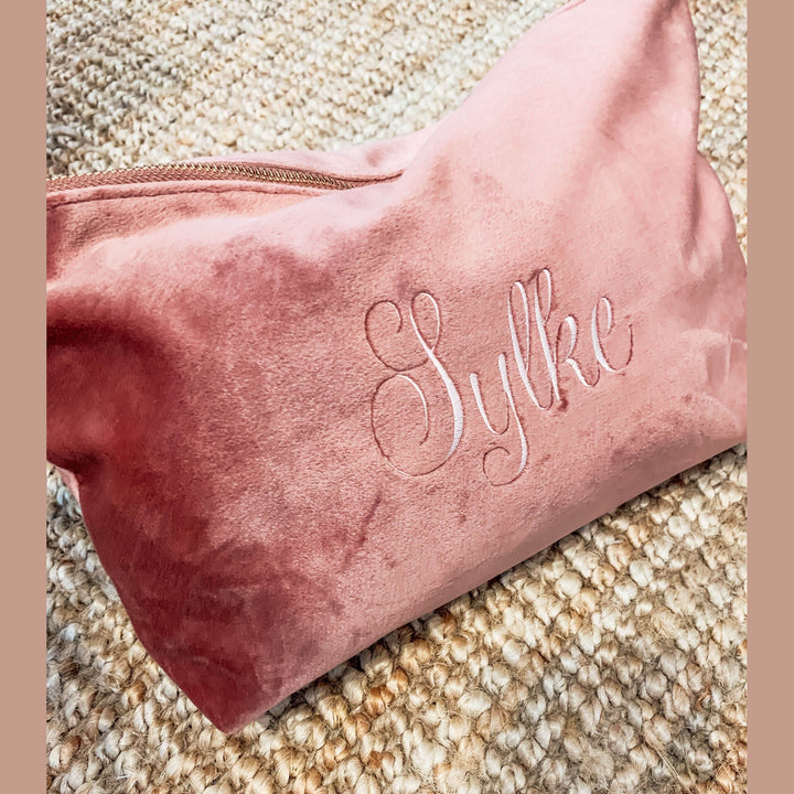Toilettas in velvet - Velours - Mama & Baby - Geborduurd met Naam - Roos - Caro B Handmade