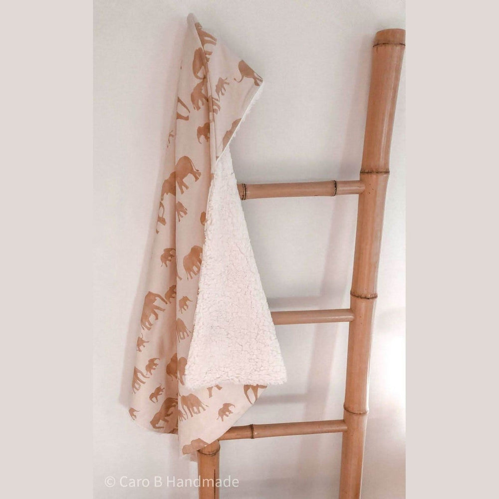 Wikkeldeken Teddy - Handgemaakte inbakerdeken - Eigen prints - Caro B Handmade